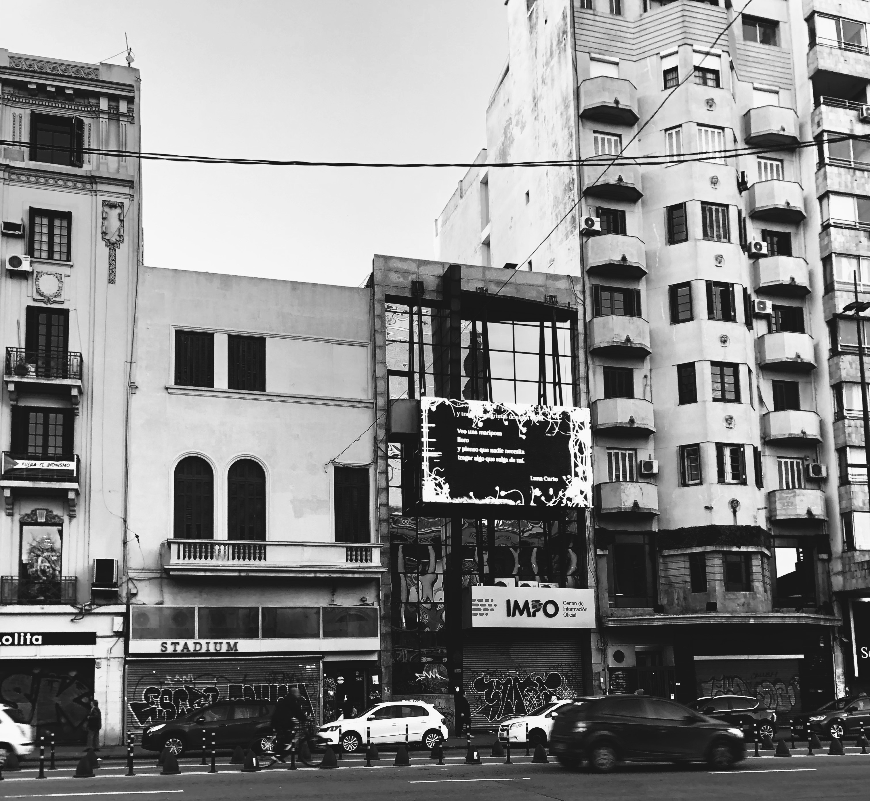 a las cinco de la tarde